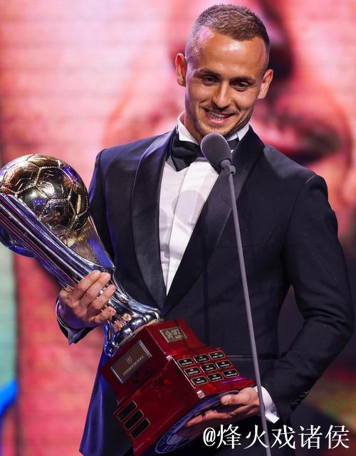 卡拉格:罗杰斯实力非凡,堪称英超顶级球员之一 卡拉格:罗杰斯实力非凡,堪称英超顶级球员之一